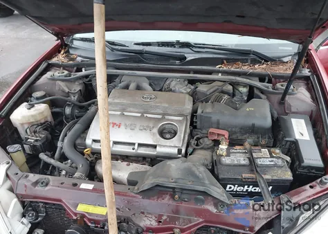 2005 Toyota Camry Le V6 z USA, uszkodzony, nr VIN 4T1BF32K35U103688